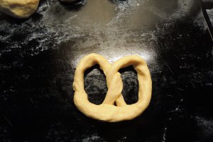 Covrigi dulci cu unt