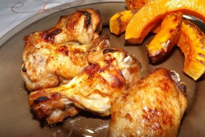 Aripi picante cu garnitura de dovleac copt