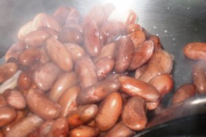 Ciorba de fasole cu ciolan de porc