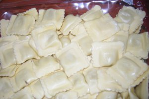 Ravioli al funghi cu sos de rosii
