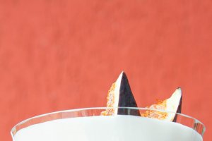 Granola cu nuci si iaurt grecesc