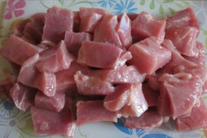 Ciorba taraneasca cu carne de porc si legume