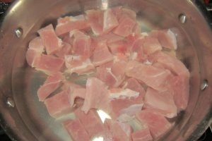 Ciorba taraneasca cu carne de porc si legume