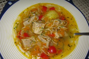 Ciorba taraneasca cu carne de porc si legume