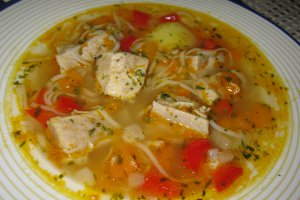 Ciorba taraneasca cu carne de porc si legume