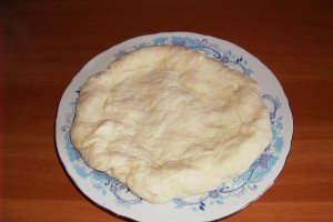 Pizza cu blat crocant