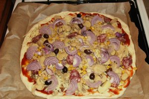 Pizza cu blat crocant