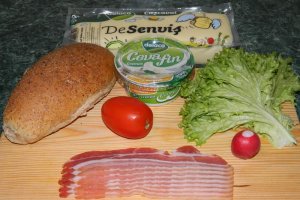 Sandvis cu bacon