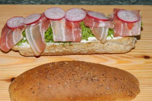 Sandvis cu bacon