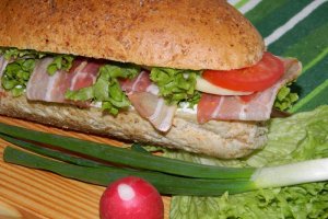 Sandvis cu bacon
