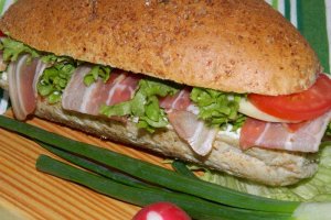 Sandvis cu bacon