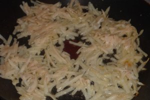 Salata calda de legume cu iaurt si usturoi