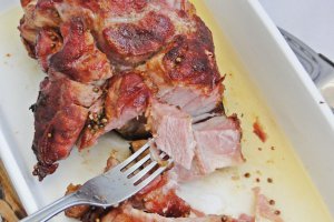 Rasol de porc afumat, la cuptor