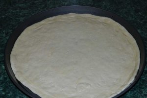 Pizza cu ou