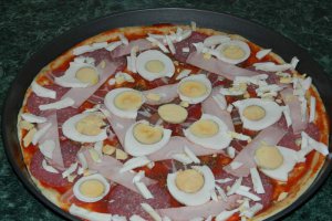 Pizza cu ou