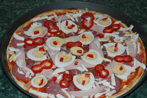 Pizza cu ou