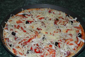 Pizza cu ou