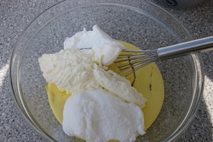 Aprikosenparfait Torte (Tort parfait de caise)