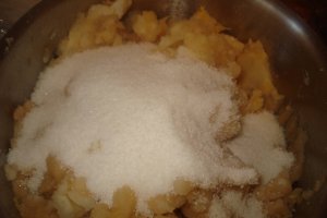 Prajitura cu crema de pere