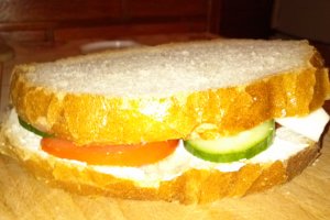 Sandvis cu crema de branza, ridichi