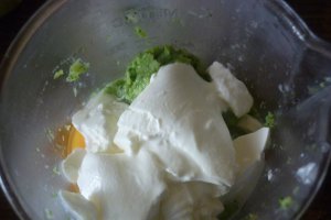 Supa crema de broccoli si sparanghel verde