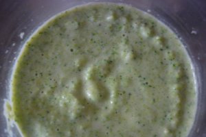 Supa crema de broccoli si sparanghel verde