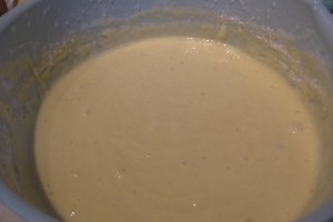 Prajitura cu iaurt si mere, la multicooker