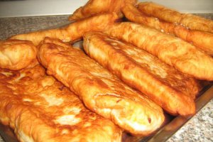 Aperitiv langosi cu branza