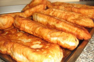 Aperitiv langosi cu branza
