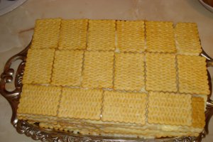 Tort de biscuiti cu crema de vanilie