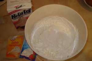 Tort de biscuiti cu crema de vanilie