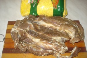 Pastrama de oaie cu mamaliguta