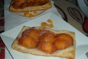 Desert cu piersici (reteta nr. 100)