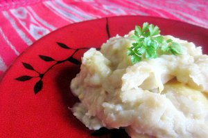 Varza creata cu cartofi, o reteta delicioasa din bucataria bunicii