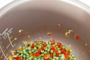 Orez cu legume si curry la Multicooker