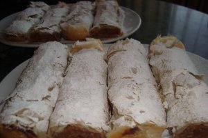 Strudel cu mere si nuca
