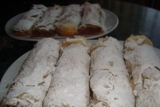 Strudel cu mere si nuca
