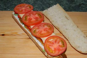 Sandvis cu pastrama de macrou