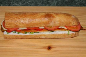 Sandvis cu pastrama de macrou