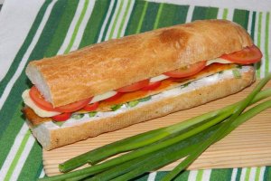 Sandvis cu pastrama de macrou