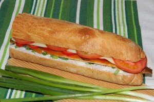 Sandvis cu pastrama de macrou
