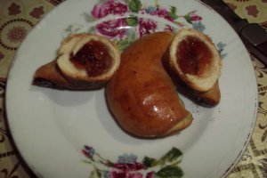 Cornuri cu dulceata de gutui
