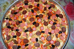 Pizza XXL cu blat pufos