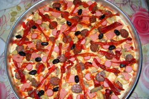 Pizza XXL cu blat pufos