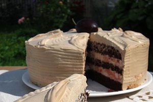 Tort cu crema de prune