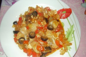 Tocanita cu inimioare de pui si legume