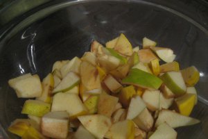Piept de pui cu cartofi la punga cu sos de gutui