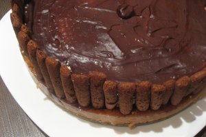Tarta cu prune si branza