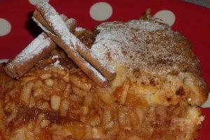 Tarta rustica cu mere si gem de mere