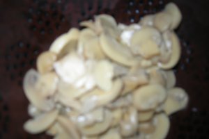 Ravioli al funghi cu sos de smantana si ciuperci